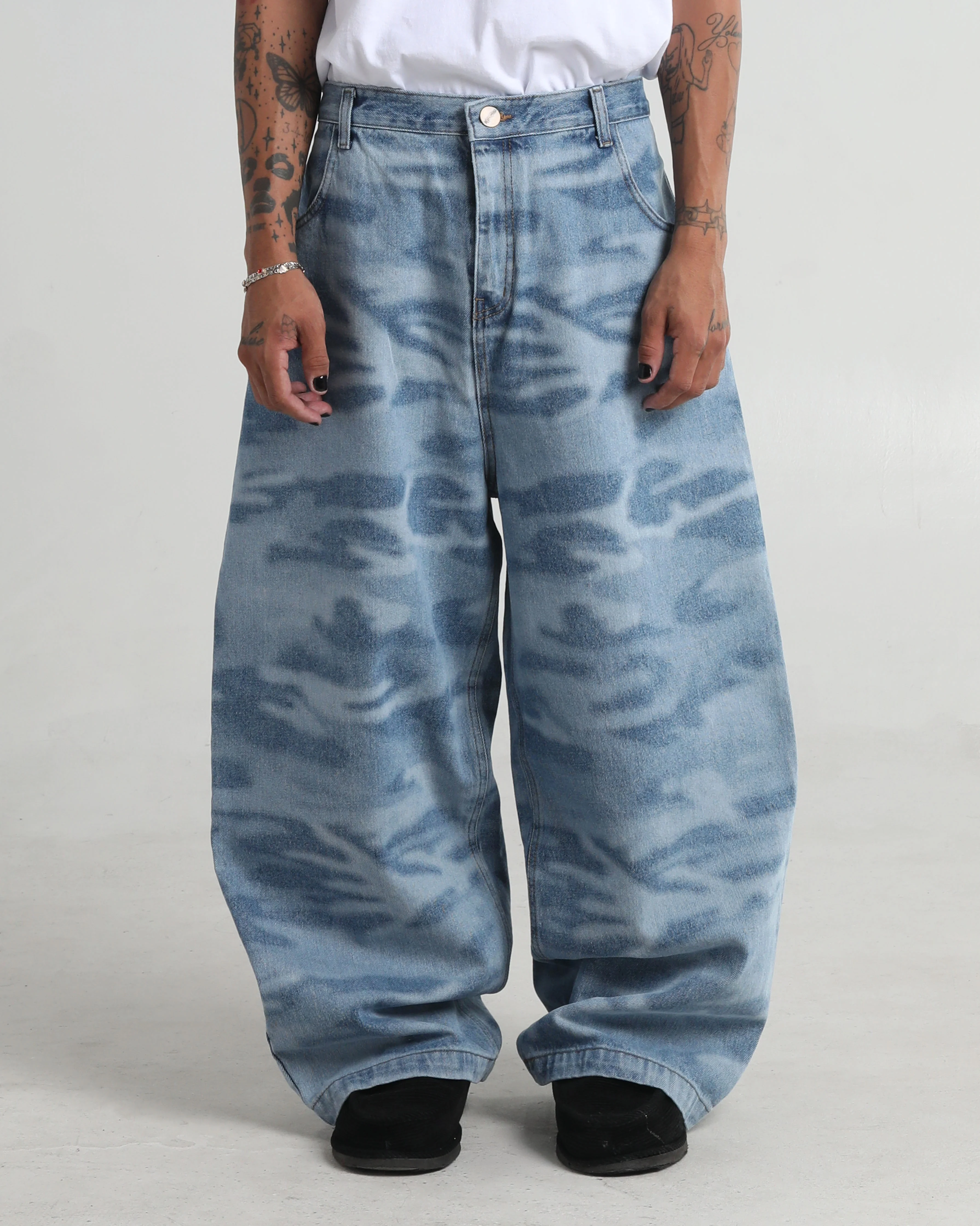 Balloon Denim - Image 26