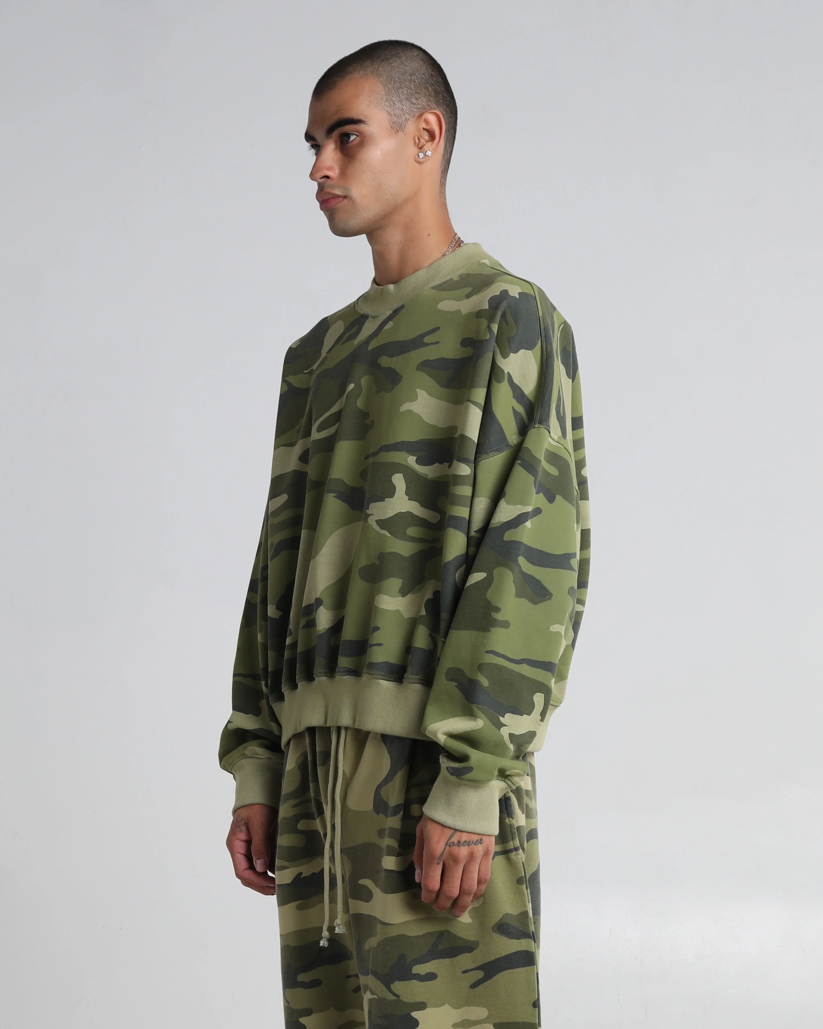 Cropped Crewneck - Image 17